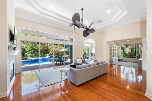 6711 Royal Orchid Cir, Delray Beach FL  33446-4338 exterior