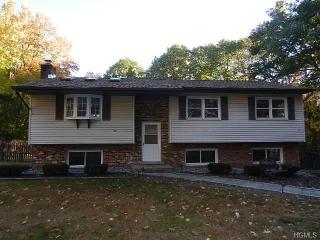 18 Sunset Hill Ct, Kent Lakes, NY 10512-5026