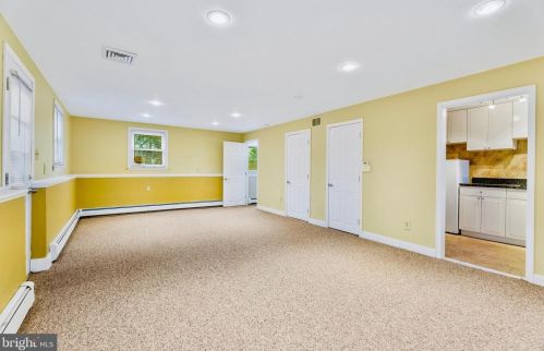 84 Franklin Corner Rd, Lawrence Township NJ  08648-2102 exterior