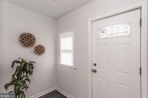 711 Moreland Rd, Willow Grove, PA 19090-3011