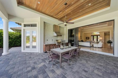 29006 Blaisdell Dr, Naples FL  34119-0930 exterior