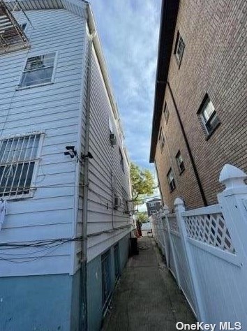 1705 Hammersley Ave, Bronx NY  10469-3147 exterior