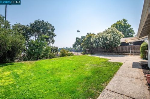 2175 Norse Dr, Concord CA 94523-1848 exterior