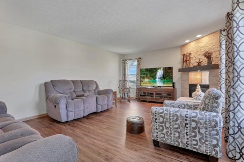 3090 Longridge Way, Darbydale OH  43123-9772 exterior