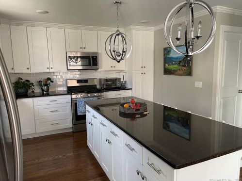 269 Valley Ave, Bridgeport CT  06606-3756 exterior