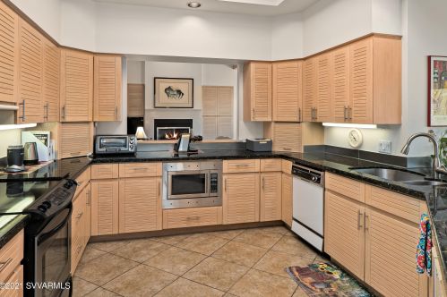 325 Panorama Blvd, Sedona AZ 86336-5537 exterior