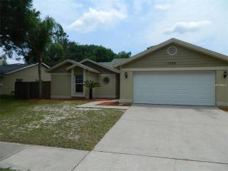 1724 Spinning Wheel Dr, Lutz, FL 33559-3348