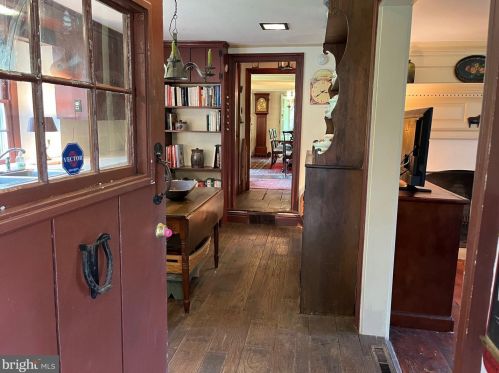 245 Smithbridge Rd, Glen Mills, PA 19342-1451