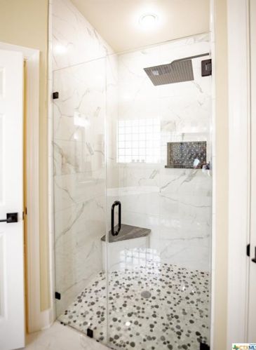 101 Legend Dr, Victoria TX  77904-3854 exterior