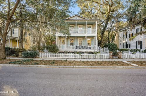 29 Newpoint Rd, Beaufort, SC 29907-2045