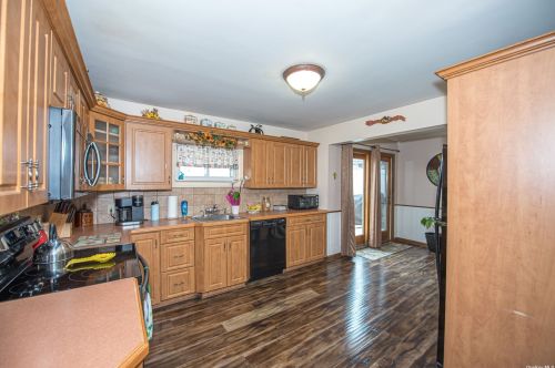 4156 Florence Rd, Bethpage NY  11714-6237 exterior