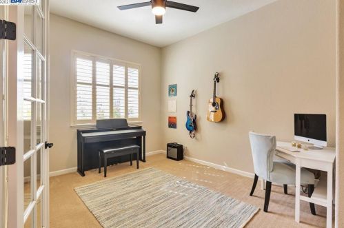 23 Byron Ct, Concord CA 94523-4138 exterior