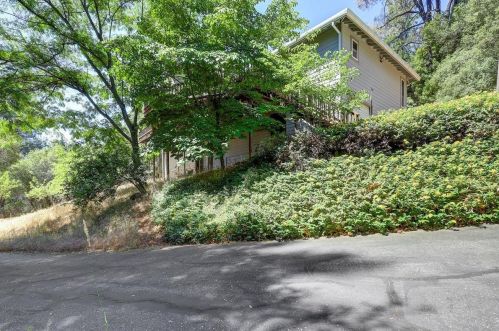 19221 Wolf Creek Rd, Grass Valley CA  95949-6913 exterior