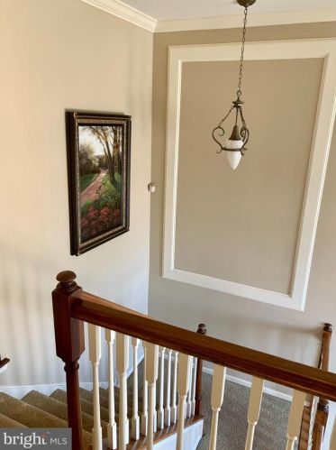 3 Lincoln Dr, Downingtown PA  19335-5328 exterior