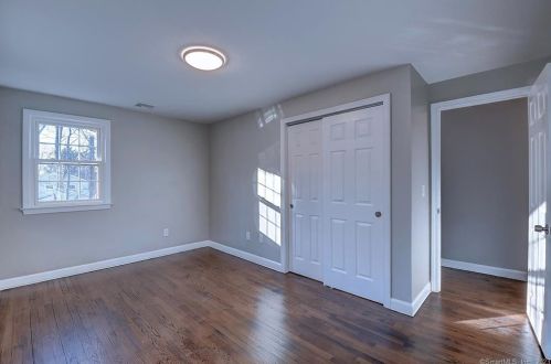 50 Bette Dr, Manchester CT  06040-6814 exterior