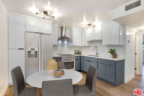 8517 Cedros Ave, Van Nuys, CA 91402-2939