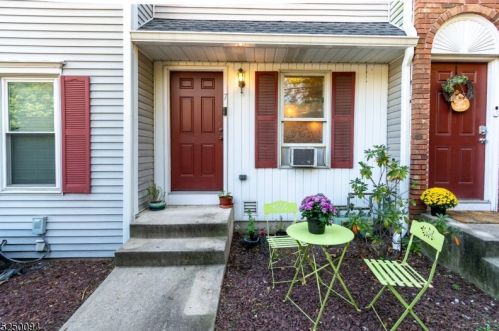7 Colonial Ct, High Bridge, NJ 08829-2500