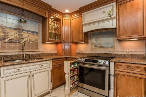 53 Paul St, Bristol CT  06010-5578 exterior