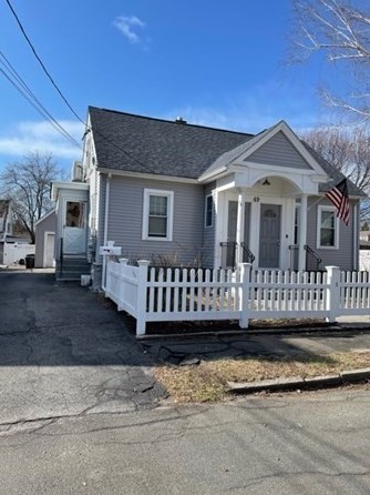 49 Lippold St, Methuen, MA 01844-5130