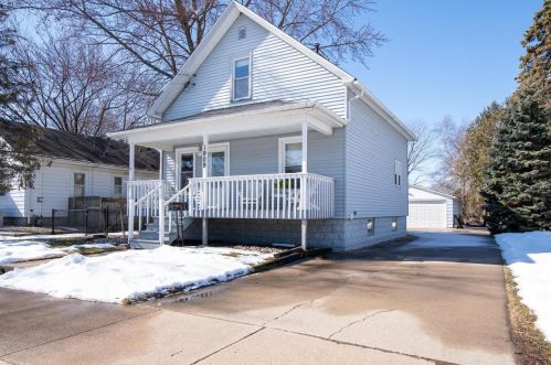 1909 Mount Vernon St, Oshkosh, WI 54901-2329