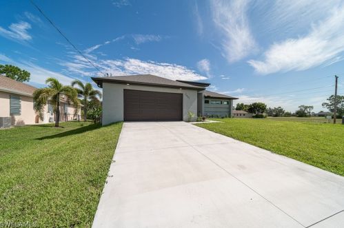 1209 7th Ave, Cape Coral, FL 33909-1350