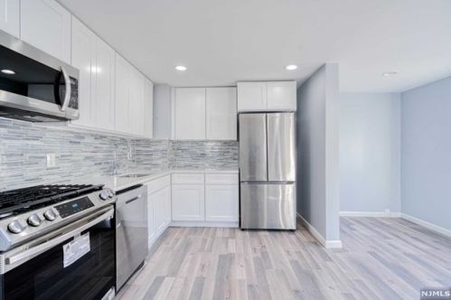 21 Ruth St, Irvington NJ  07111-2526 exterior