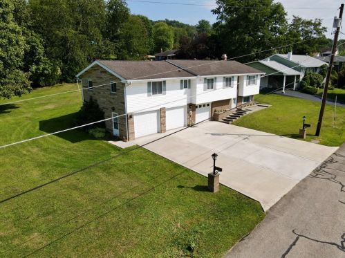 1521 Sycamore St, South Connellsville PA  15425-4954 exterior