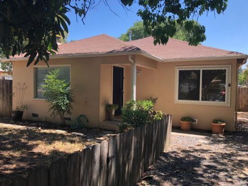 4 Lorraine St, Ukiah, CA 95482-5919