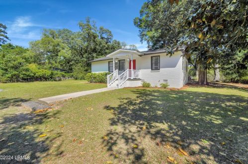 2 Katy Cir, Beaufort, SC 29907-2005