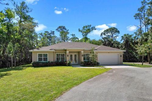 740 Jung Blvd, Naples, FL 34120-6327