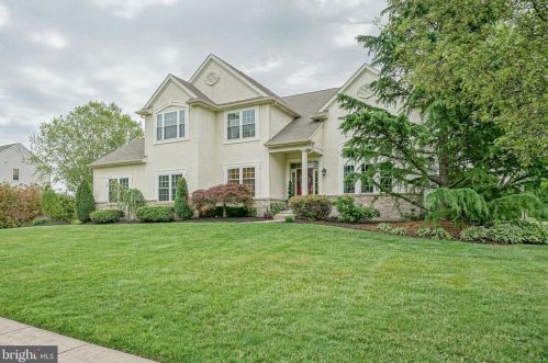 210 Woodline Ct, Harrison Township, NJ 08062-2435