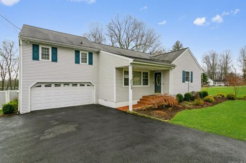 3766 Chesterfield Dr, Mohegan Lake, NY 10547-1005