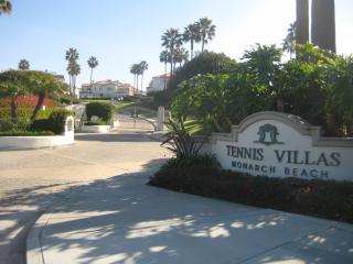 106 Tennis Villas Dr, Dana Point CA  92629-4142 exterior