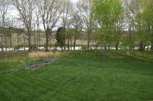 1068 Riverknoll Cir, Oconomowoc, WI 53066-3478