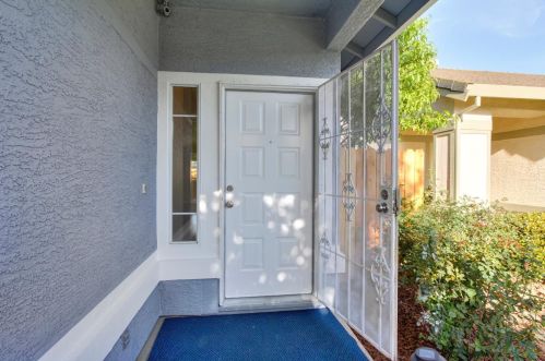 8635 Windsor Point Way, Elk Grove CA  95624-3431 exterior