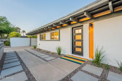 5821 10 St, Phoenix AZ 85087-7350 exterior