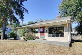 4203 Williams Ave, Seattle, WA 98056-2172