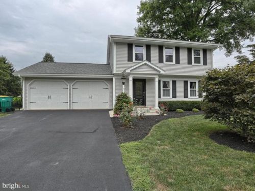 246 Harvey Rd, Swatara, PA 17033-1870