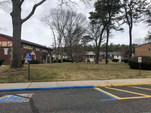 25 Glen Hollow Dr, Holtsville NY  11742-2404 exterior