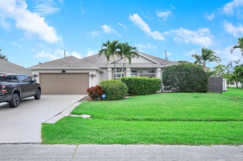 374 Donna Ter, Fort Pierce, FL 34984-4359