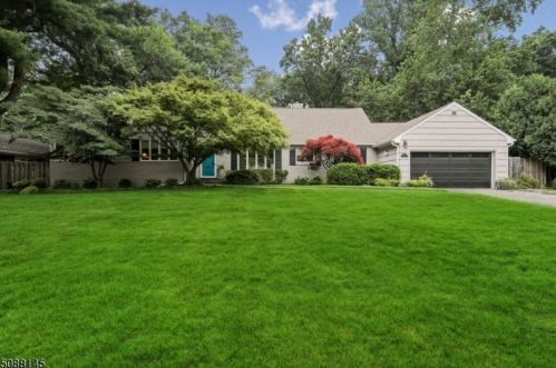 625 Mountain Dr, South Orange, NJ 07079-1126