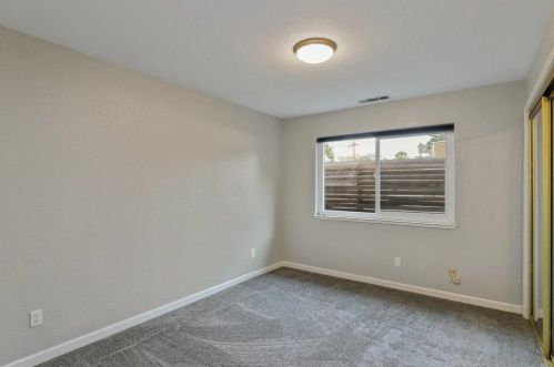321 La Loma Ave, Modesto CA  95354-1329 exterior