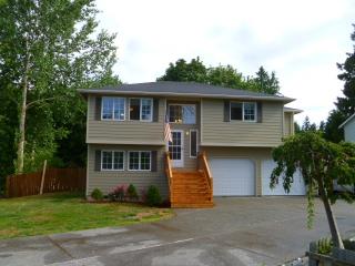 7699 265th St, Camano Island, WA 98292-6248