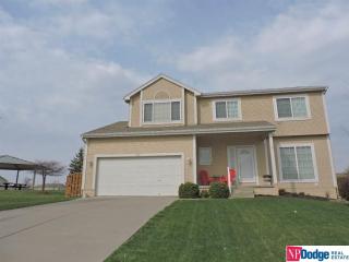 1606 Ridgeview Dr, Omaha NE  68046-4270 exterior