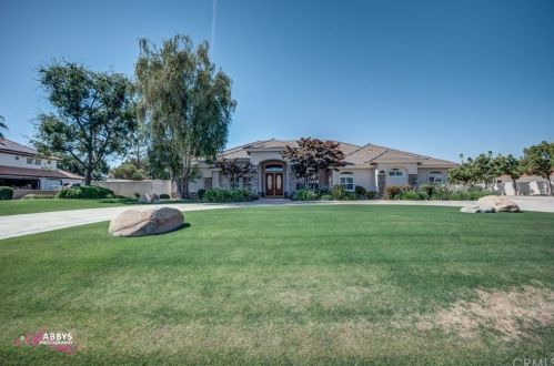 15803 Legacy Ct, Bakersfield, CA 93314-7856