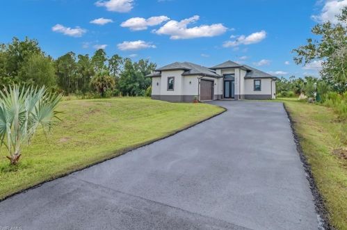 4370 72nd Ave, Naples, FL 34120-2692