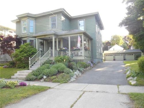 70 3rd St, Scriba, NY 13126-1159