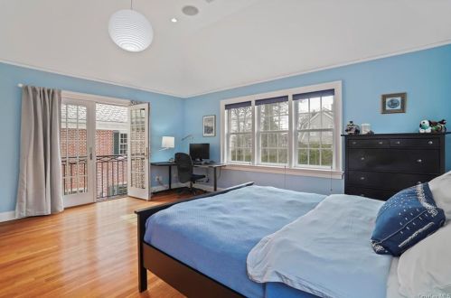 129 Loring Ave, New Rochelle NY  10803-2013 exterior