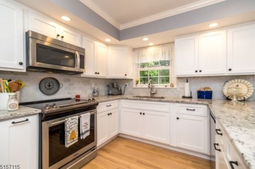 6 Cheryle Way, Annandale NJ  08801-3416 exterior