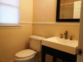 8 Berkshire Ct, Toms River NJ  08753-1619 exterior